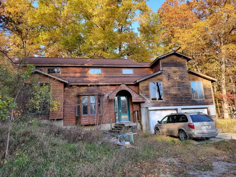 7250 W Garbow Rd, Middleville, MI 49333