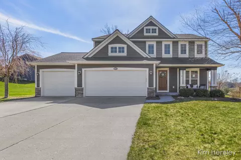 9897 Sunset Ridge Dr NE, Rockford, MI 49341