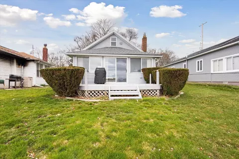 260 Maiden Ln, Pleasant Lake, MI 49272