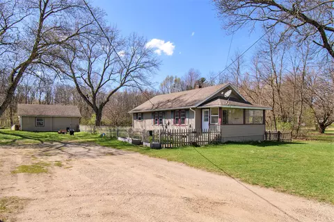 1948 S 17th St, Niles, MI 49120