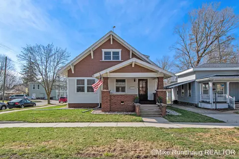 269 E Washington St, Ionia, MI 48846