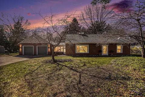 15097 Lakeshore Ave, Grand Haven, MI 49417