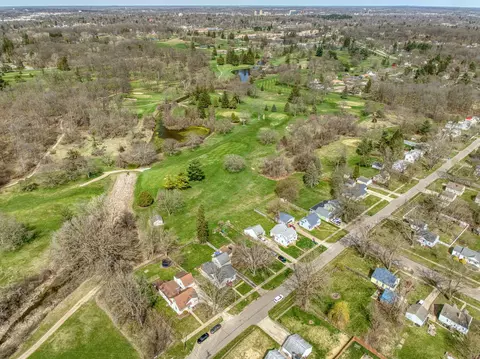 View/Area - 2428 Wallace Dr, Jackson, MI 49203 photo 2 of 5