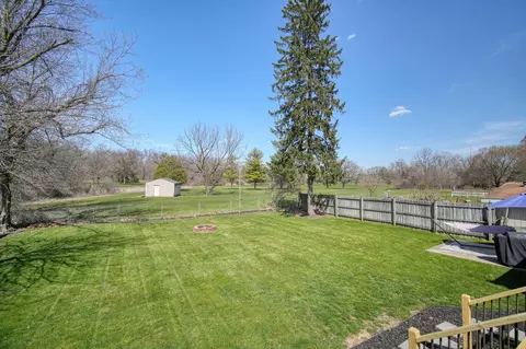 Exterior - 2428 Wallace Dr, Jackson, MI 49203 photo 18 of 22