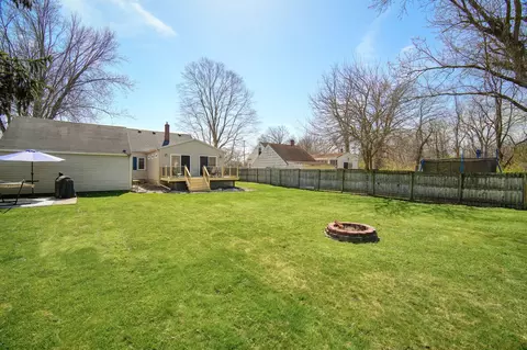 Exterior - 2428 Wallace Dr, Jackson, MI 49203 photo 13 of 22