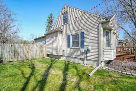 Exterior - 2428 Wallace Dr, Jackson, MI 49203 photo 22 of 22