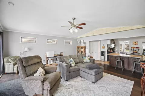 Living - 2428 Wallace Dr, Jackson, MI 49203 photo 4 of 4