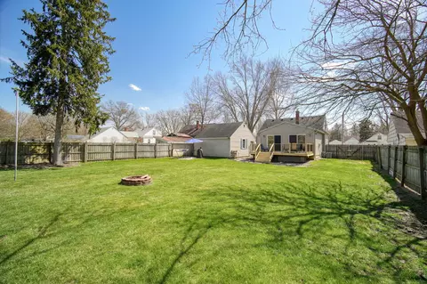 Exterior - 2428 Wallace Dr, Jackson, MI 49203 photo 10 of 22