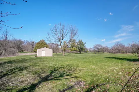 Exterior - 2428 Wallace Dr, Jackson, MI 49203 photo 11 of 22