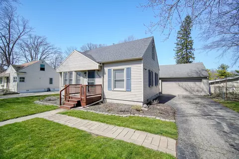 Exterior - 2428 Wallace Dr, Jackson, MI 49203 photo 2 of 22