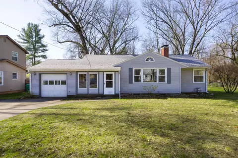 1216 E Bertrand Rd, Niles, MI 49120