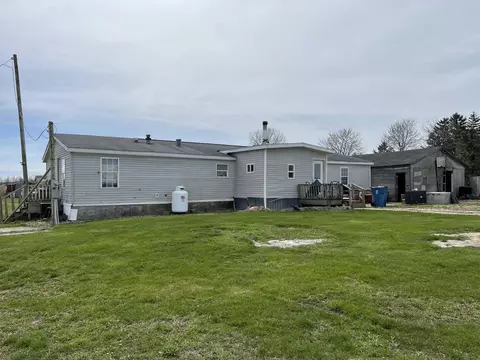 11851 Tamarack Rd, Pittsford, MI 49271
