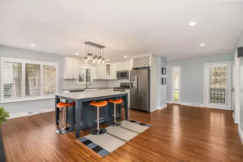 Kitchen - 11821 Killarny Cir, Jerome, MI 49249 photo 2 of 7