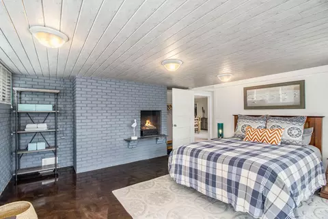 Bedroom - 11821 Killarny Cir, Jerome, MI 49249 photo 4 of 8
