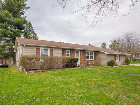 1728 Carlsbrook Ln, Portage, MI 49024
