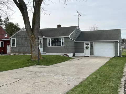 526 W Saginaw St, Merrill, MI 48637