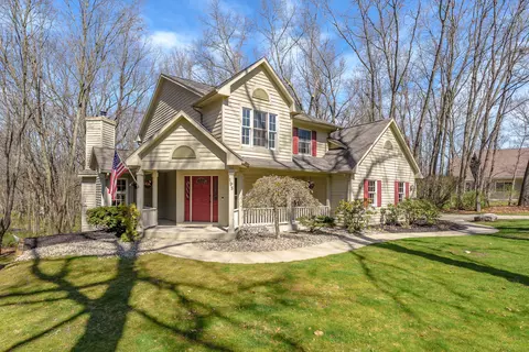 195 Golden Pond Ct, Kalamazoo, MI 49009