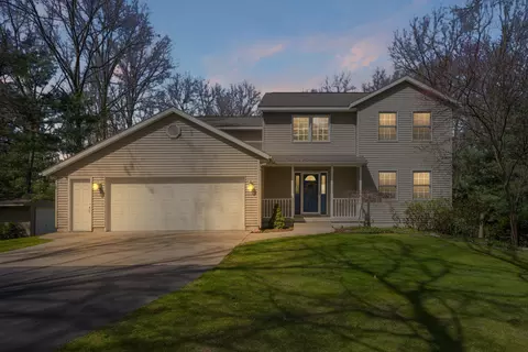 7132 Timber View Dr, Greenville, MI 48838