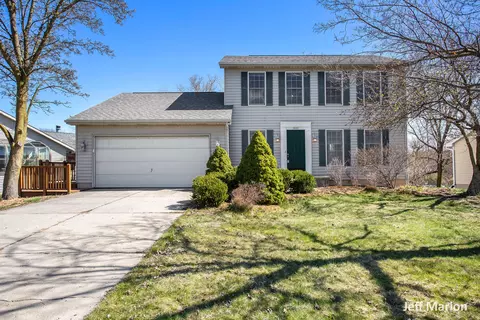 1881 Forest Lake Dr SE, Grand Rapids, MI 49546