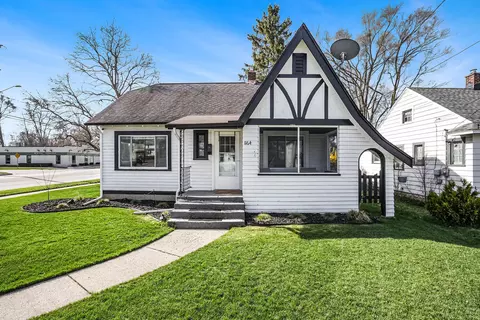 1164 Hollywood St NE, Grand Rapids, MI 49505