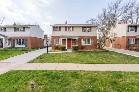 735 N Selfridge Blvd, Clawson, MI 48017