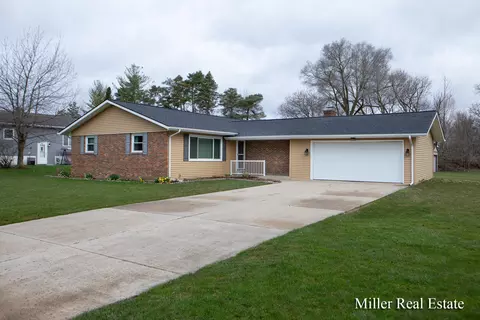 155 E North St, Hastings, MI 49058