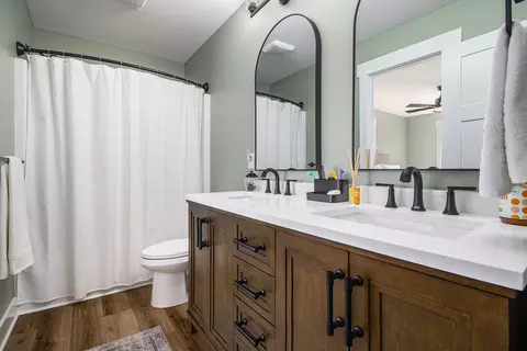 Bath - 5583 Whites Bridge Rd, Belding, MI 48809 photo 1 of 3