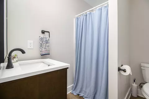Bath - 5583 Whites Bridge Rd, Belding, MI 48809 photo 3 of 3