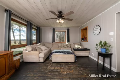 9148 S Bird Rd, Dowling, MI 49050 photo 8