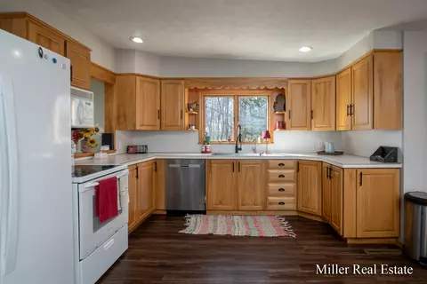 9148 S Bird Rd, Dowling, MI 49050 photo 10