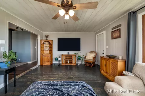 9148 S Bird Rd, Dowling, MI 49050 photo 9