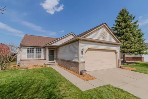 7015 Crest Dr, Ypsilanti, MI 48197