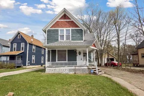 829 Oakland Dr, Kalamazoo, MI 49008