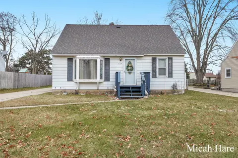 739 Marcia St SW, Wyoming, MI 49509