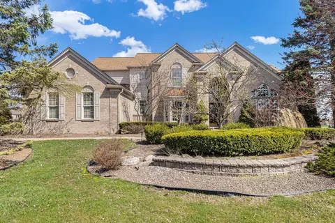 11324 Maple Valley Dr, Plymouth, MI 48170