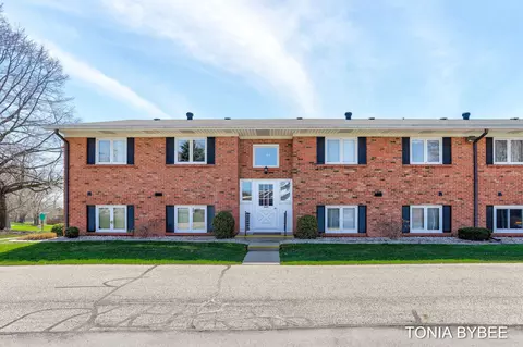 230 S State St #9, Zeeland, MI 49464