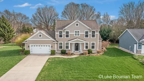 10234 Crabapple Ln, Zeeland, MI 49464