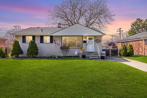 36850 Angeline Cir, Livonia, MI 48150
