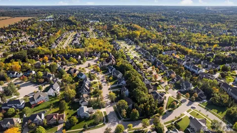 1759 Weatherstone Dr, Ann Arbor, MI 48108