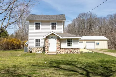 7263 Baseline Rd, South Haven, MI 49090