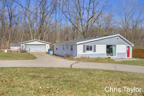 313 6 Mile Rd NE, Comstock Park, MI 49321