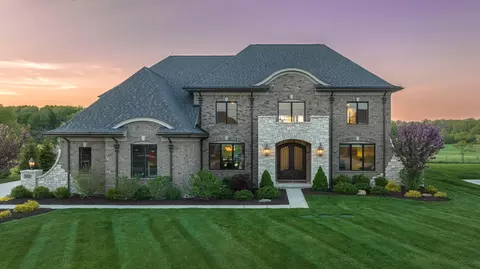 2325 Westbrooke Ct, Ann Arbor, MI 48105