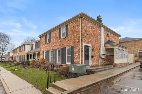 2517 Abbington Dr SE #97, Grand Rapids, MI 49506