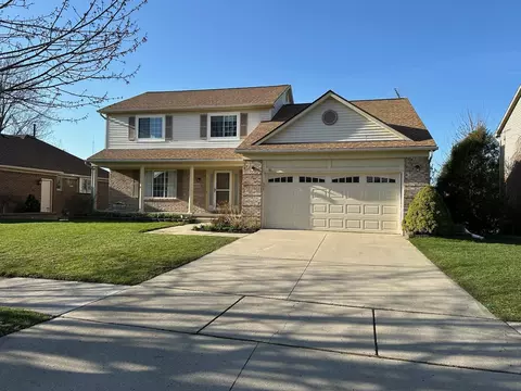 1421 N Hidden Creek Dr, Saline, MI 48176