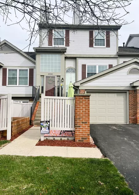 49846 Pointe Xing Xing, Plymouth, MI 48170