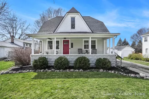 317 Pleasant Ave, Caledonia, MI 49316