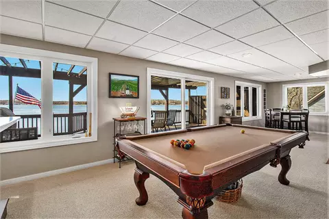 Living - 5450 Sharp Dr, Howell, MI 48843 photo 7 of 8