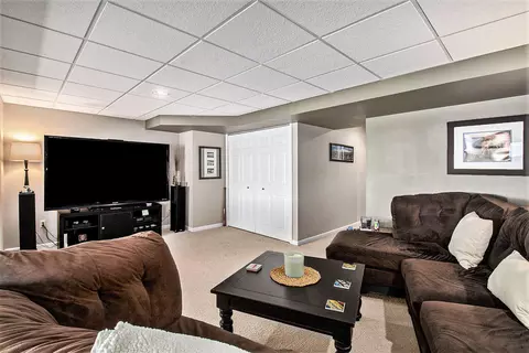 Living - 5450 Sharp Dr, Howell, MI 48843 photo 5 of 8