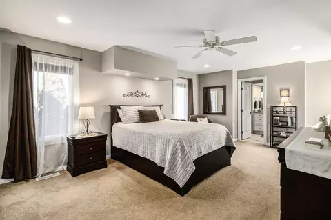 Bedroom - 5450 Sharp Dr, Howell, MI 48843 photo 4 of 6