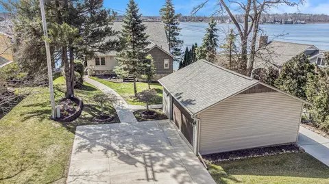 Exterior - 5450 Sharp Dr, Howell, MI 48843 photo 15 of 17